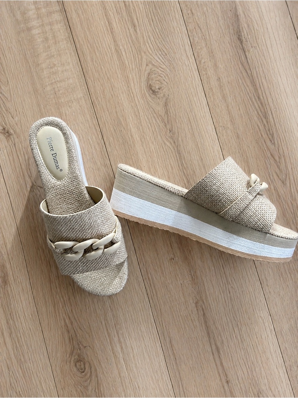 Pierre Dumas Natural Beige Platform Chain-Detail Slide Mules